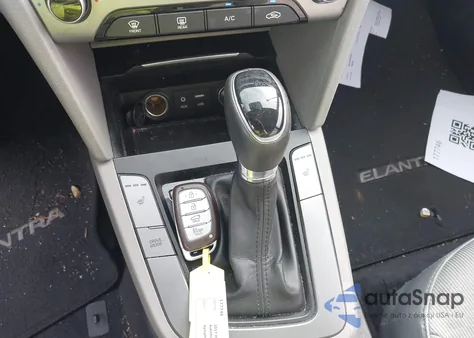 2017 Hyundai Elantra Se из США, поврежденный, VIN 5NPD84LF4HH081293